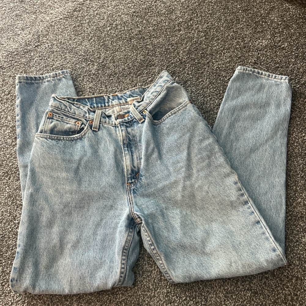 Vintage Levi's 512 high-waisted straight-leg light wash blue jeans 25